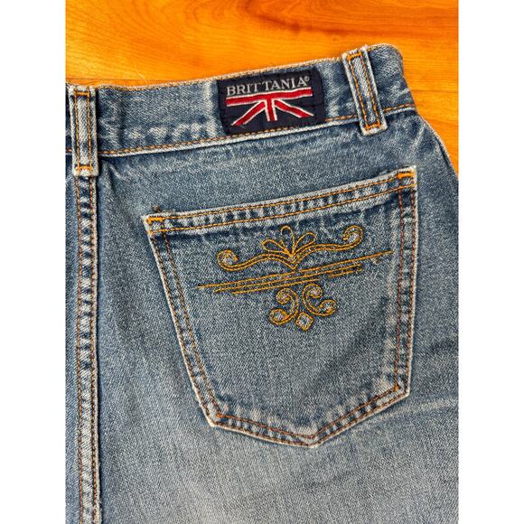 Vintage Brittania Jean Shorts Cutoffs, Medium Wash, Waist 26", 80s 90s Denim - Picture 3 of 9